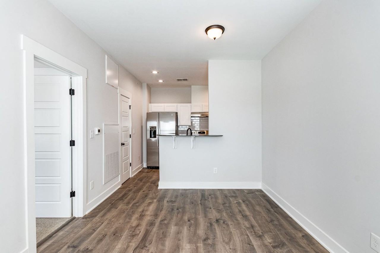 803 N O'Neil Street - Photo 3 of 15