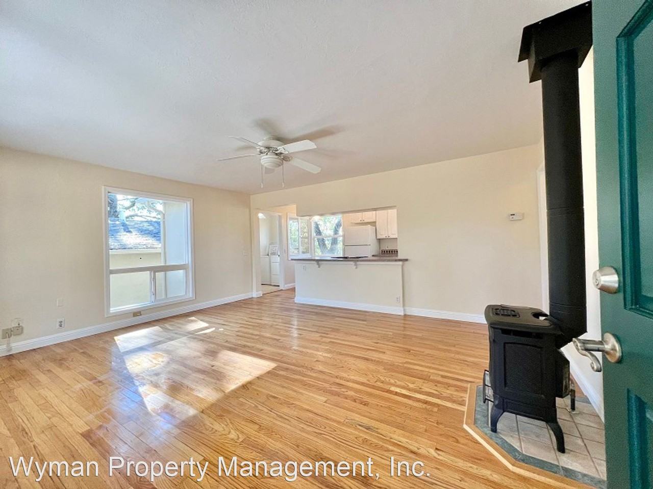 359 Tobin Ave - Photo 3 of 14
