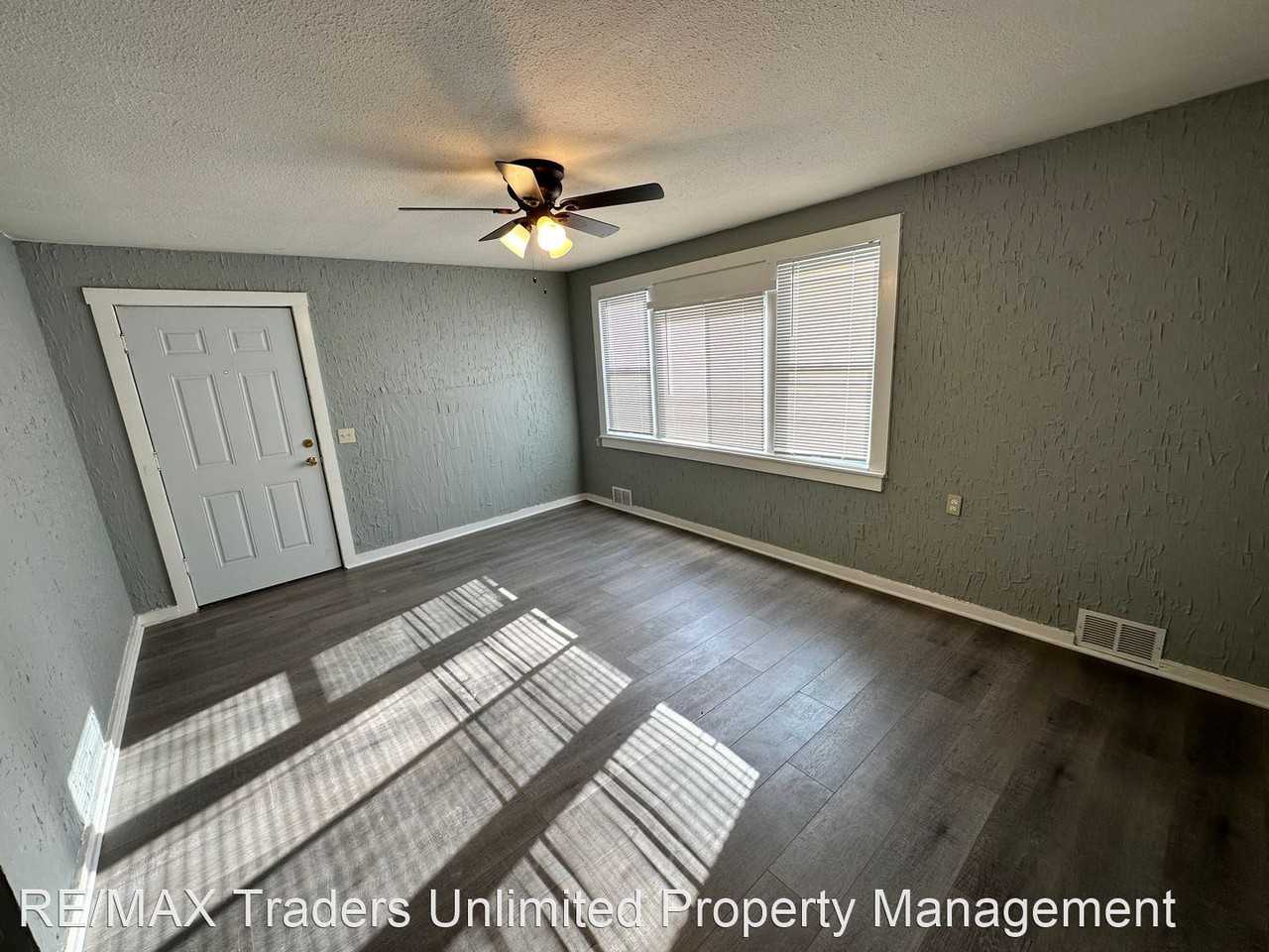 1419 S Westmoreland Ave - Photo 2 of 11