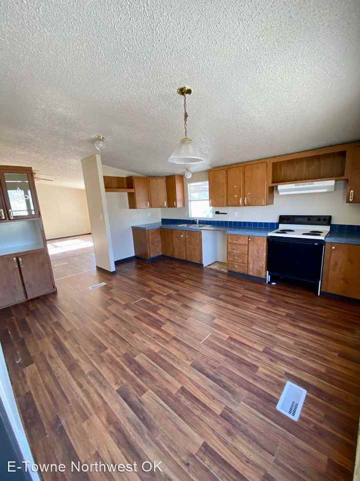 310 Madison - Photo 3 of 10