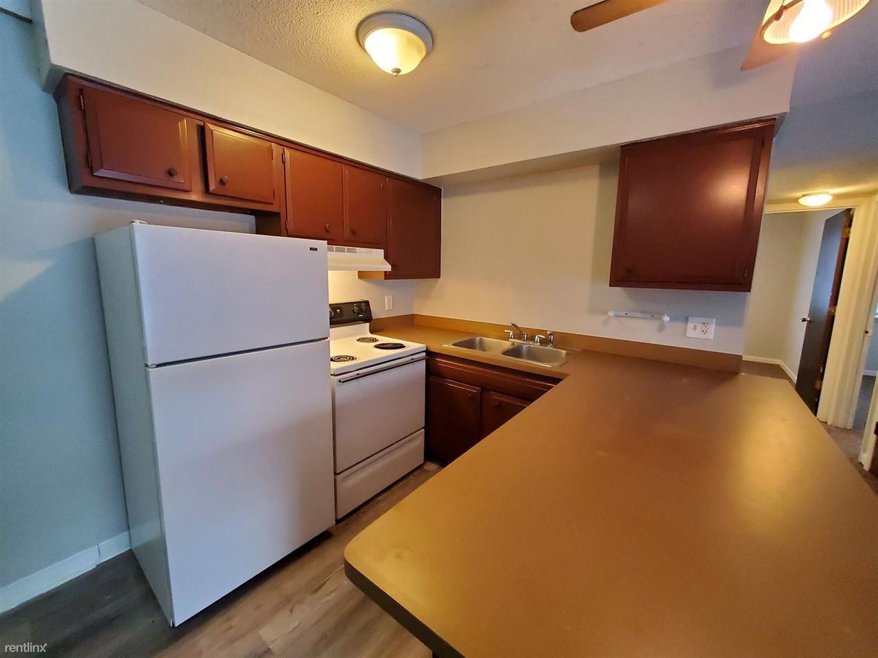 730 S Dewitt Dr - Photo 3 of 16