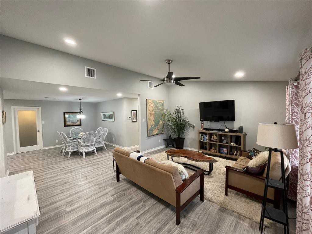 2808 43rd St - Photo 2 of 36