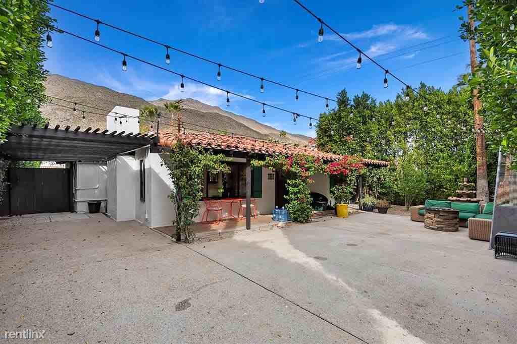 1861 S Palm Canyon Dr - Photo 2 of 10