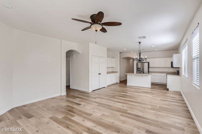17007 W Southampton Rd - Photo 3 of 18
