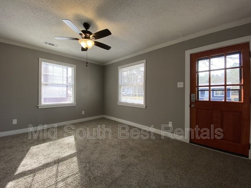 1425 Adams St - Photo 2 of 7