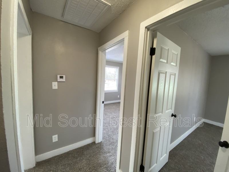 1425 Adams St - Photo 6 of 7