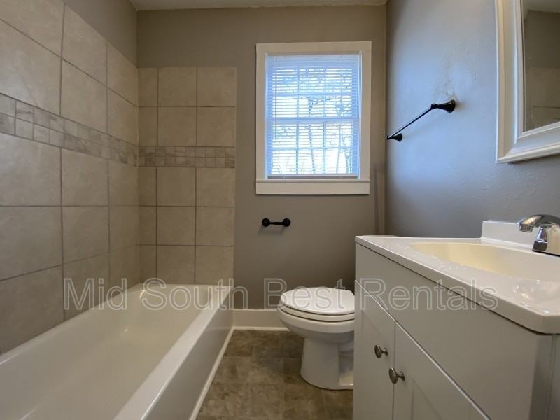 1425 Adams St - Photo 7 of 7