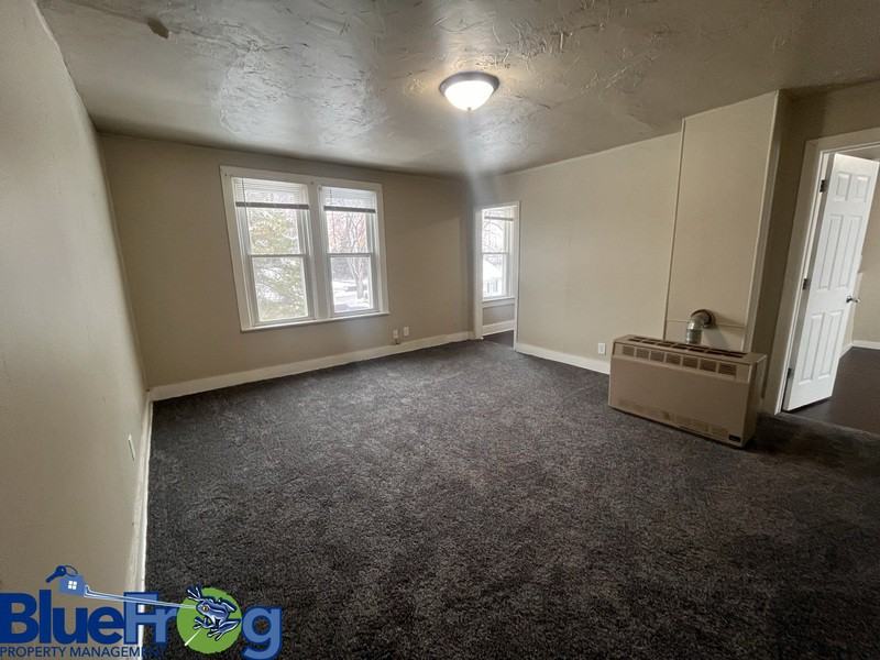901 Harvey St - Photo 2 of 10