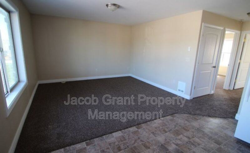 225 Opal Ct #1D - Photo 5 of 16