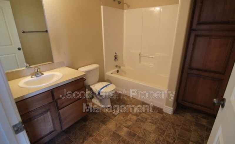 225 Opal Ct #1D - Photo 6 of 16