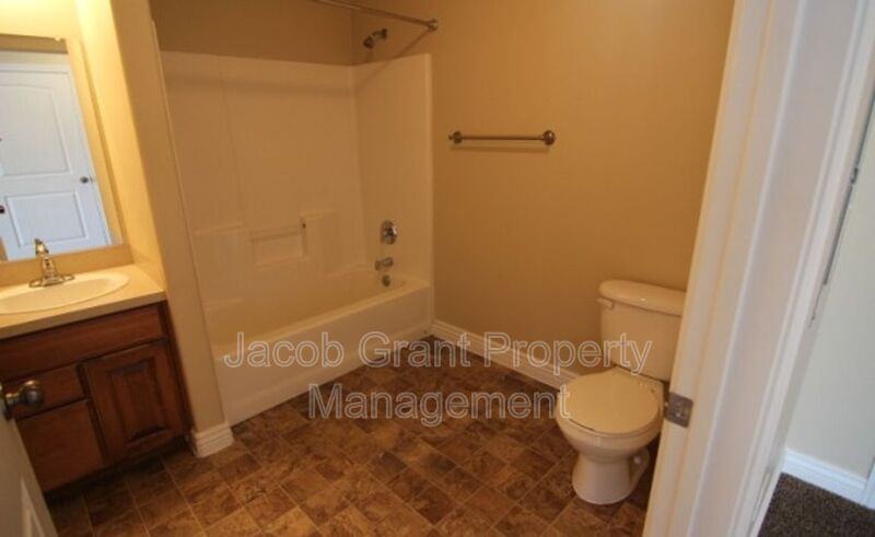 225 Opal Ct #1D - Photo 7 of 16