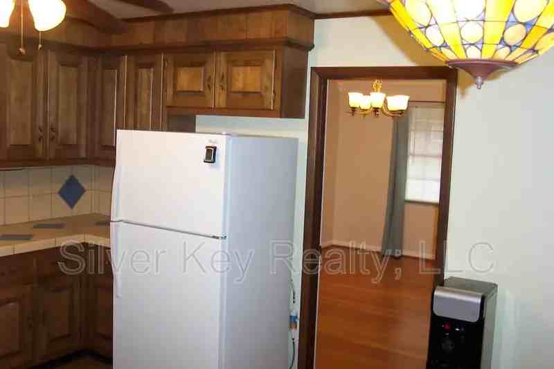 214 Chestnut St - Photo 6 of 16