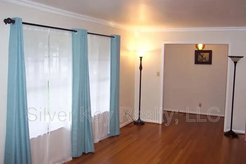 214 Chestnut St - Photo 7 of 16