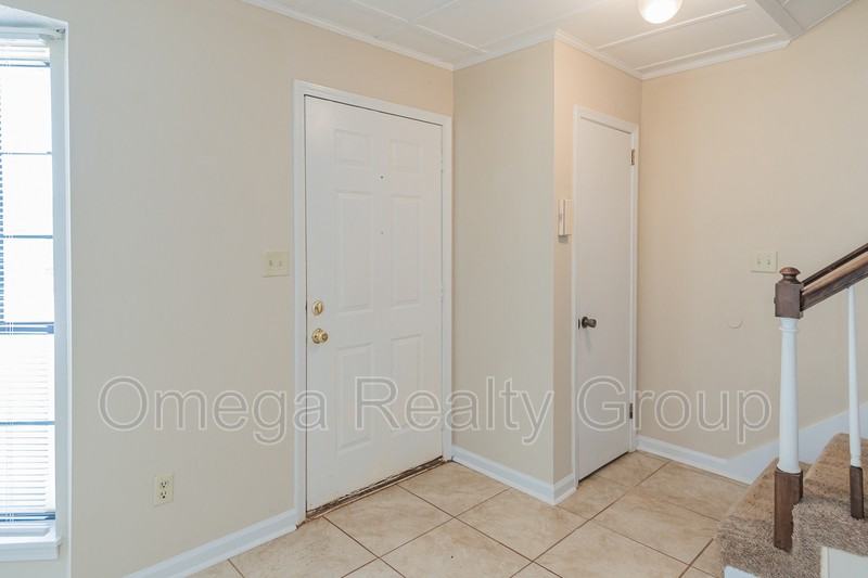 2364 Grayson Valley Cir - Photo 3 of 38