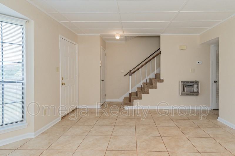 2364 Grayson Valley Cir - Photo 5 of 38