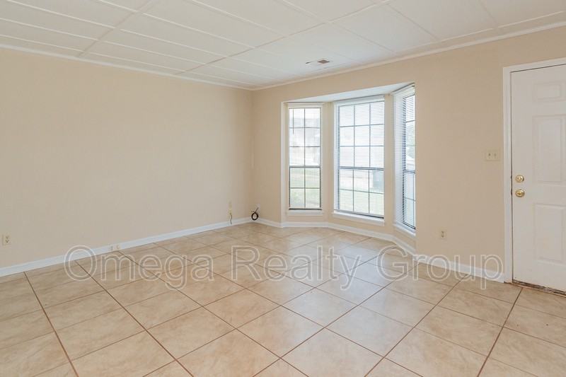 2364 Grayson Valley Cir - Photo 6 of 38