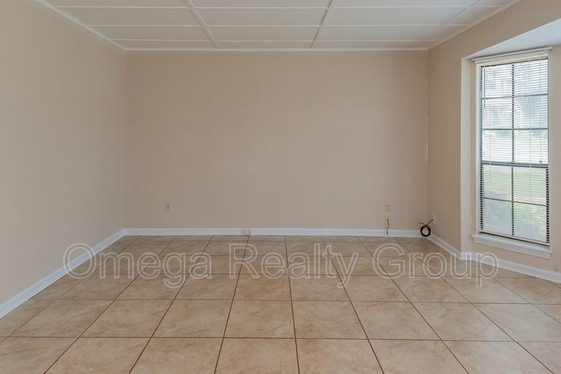 2364 Grayson Valley Cir - Photo 7 of 38