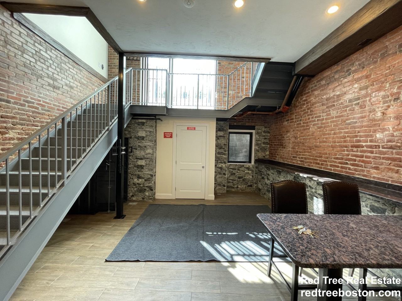 1028 Commonwealth Ave #101