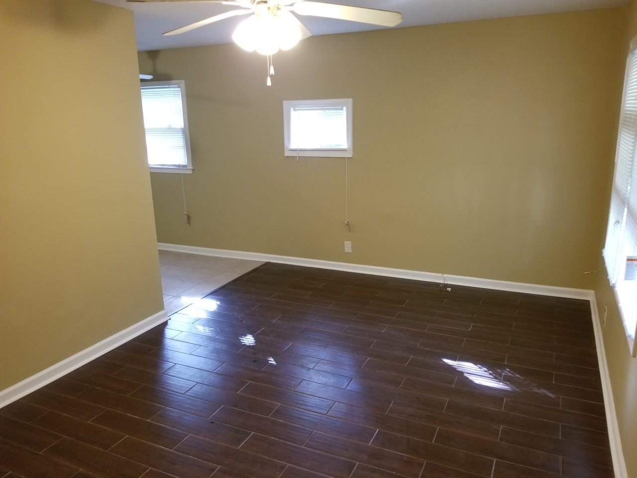 1303 Best Dr - Photo 2 of 10