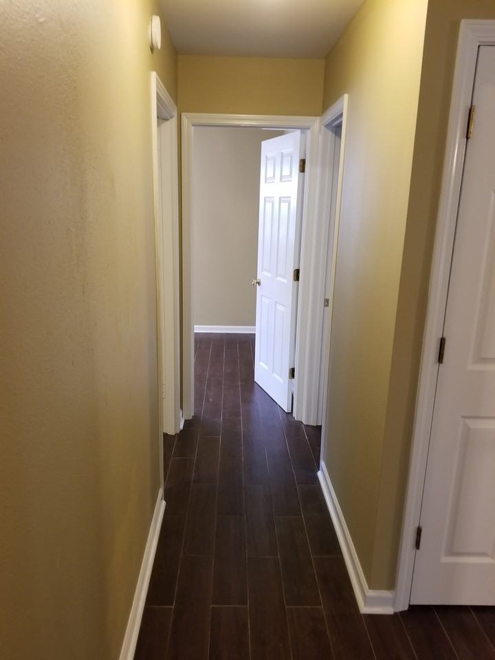 1303 Best Dr - Photo 3 of 10