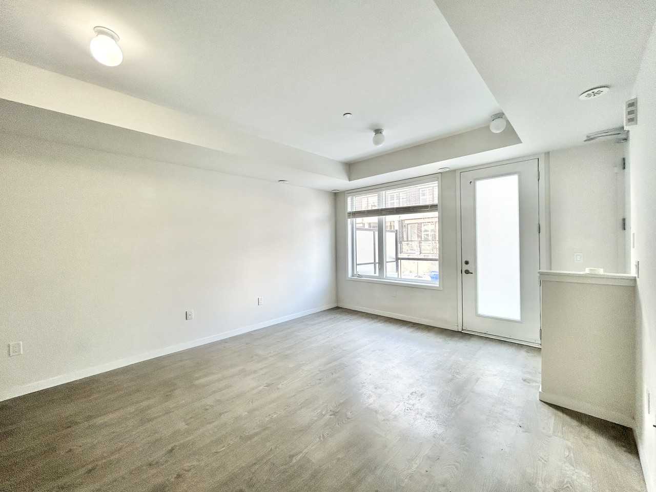 91-500 Alex Gardner Circle, Aurora, Ontario L4G 3G5 - Photo 3 of 14