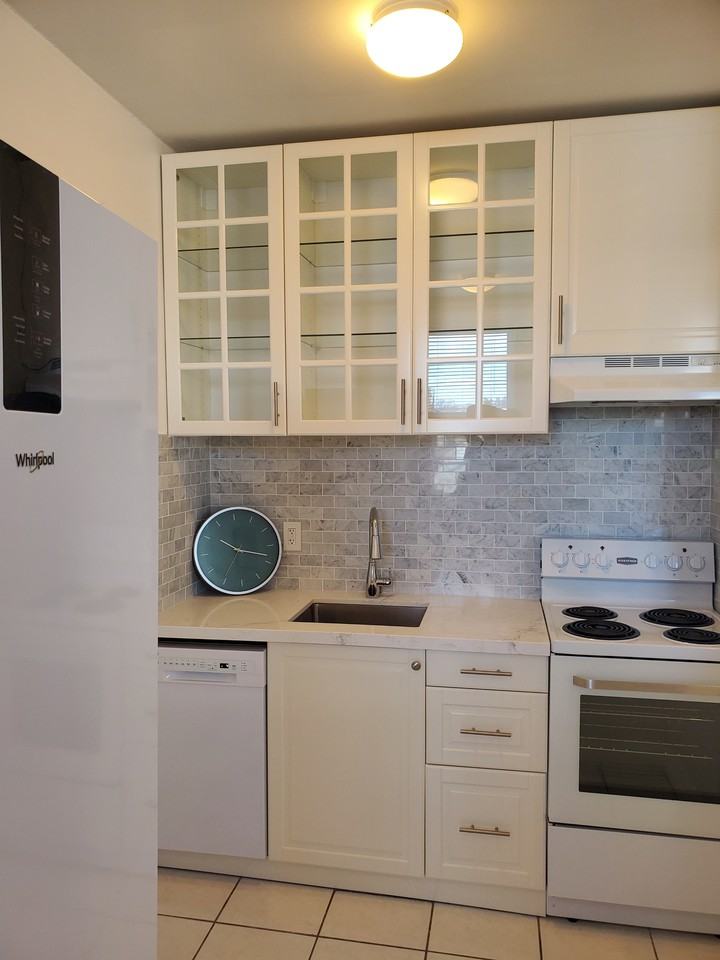 404 Spadina Road #208 - Photo 3 of 12