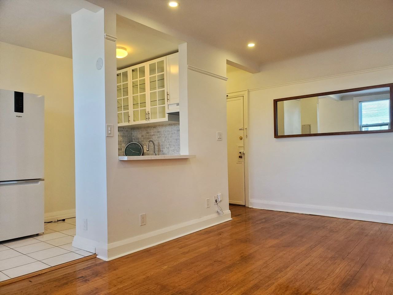 404 Spadina Road #208 - Photo 7 of 12