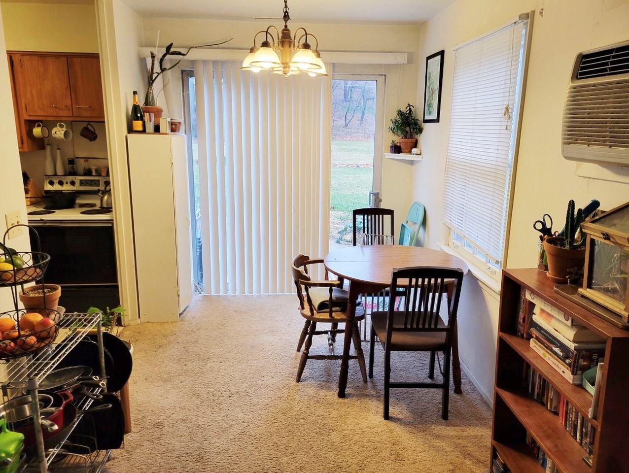 602 Manor Drive - Photo 3 of 6