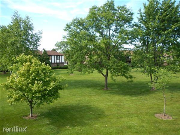 950 Cumberland Ct - Photo 3 of 5