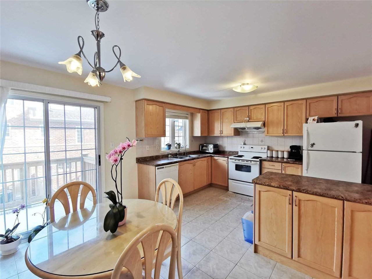 108 Prince Charles Way ## - Photo 3 of 6