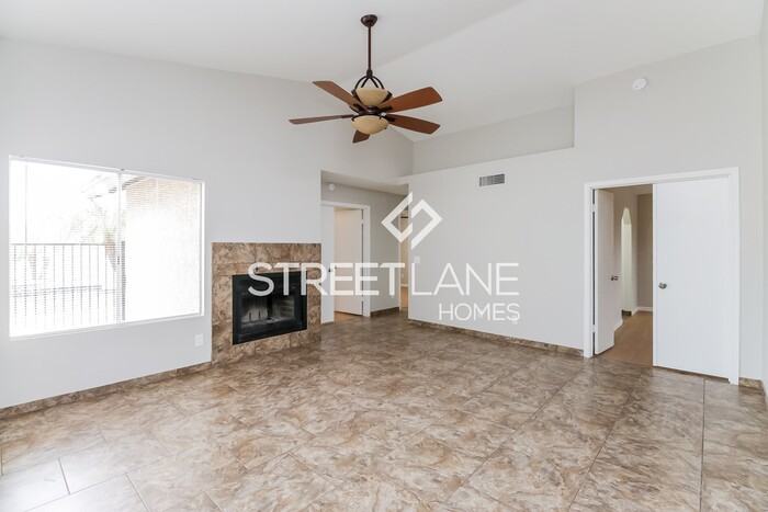4262 W Gail Dr - Photo 2 of 15
