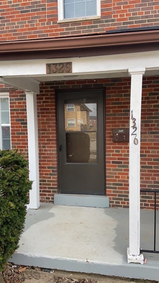 1326 Chardon Ct - Photo 2 of 30