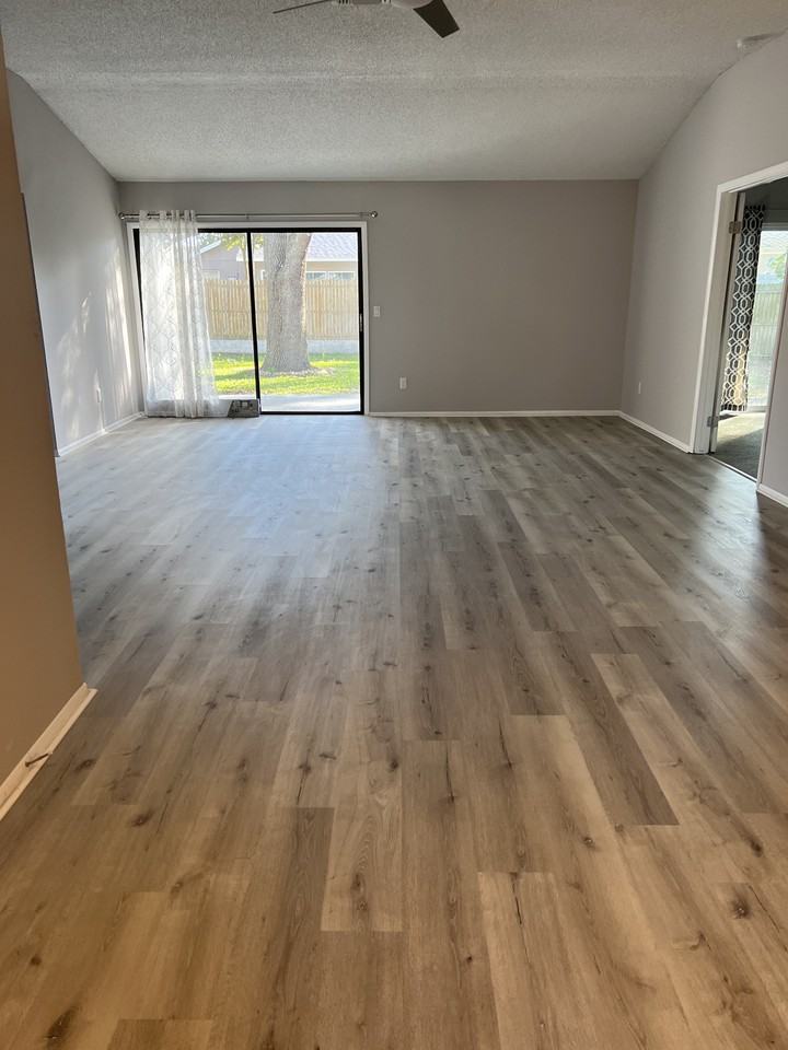 5624 Redhawk Dr - Photo 3 of 11