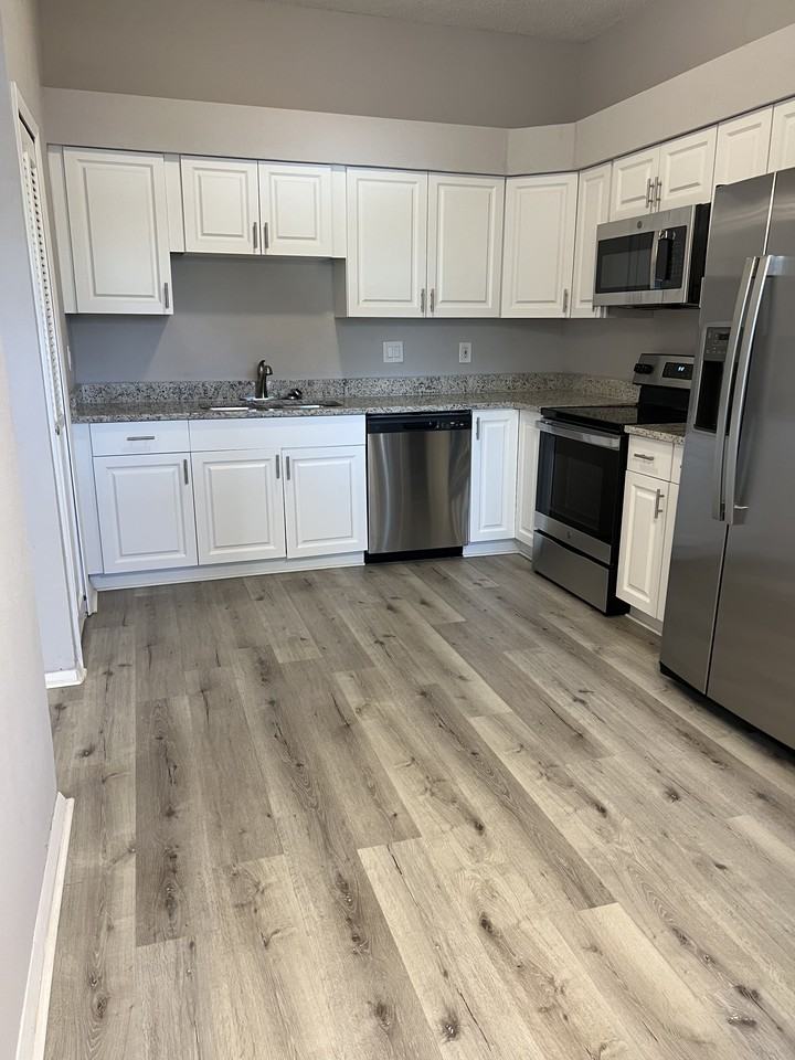 5624 Redhawk Dr - Photo 2 of 11