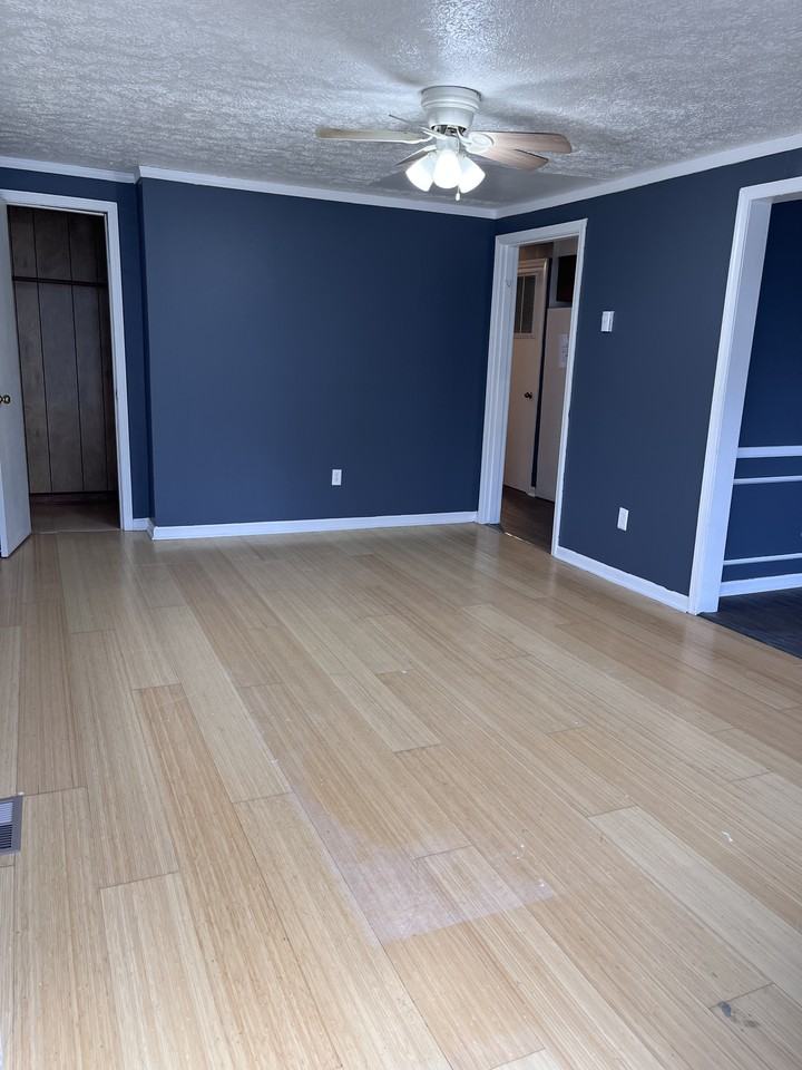 320 Gray Ave - Photo 2 of 16