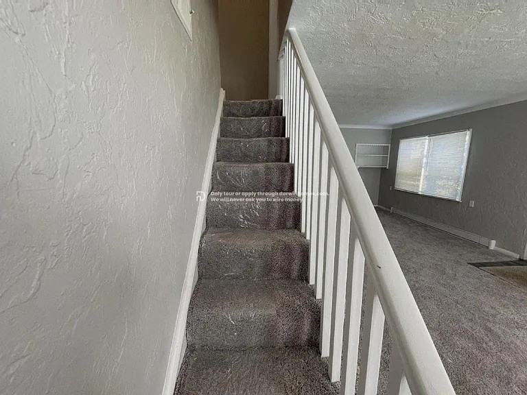 122 Goodrich Ct - Photo 2 of 15