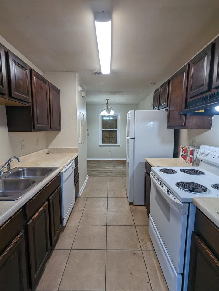 2803 Marco Dr Nw #1 - Photo 5 of 12