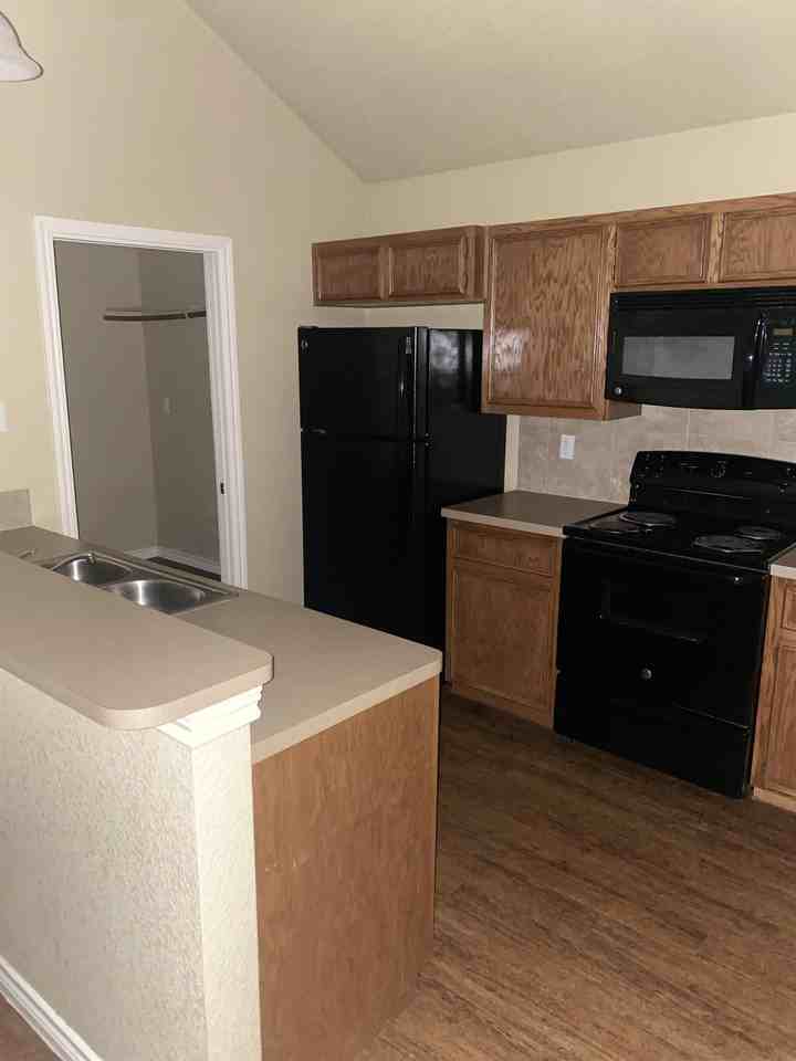 402 Study Hall Loop #A - Photo 3 of 8