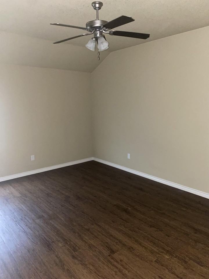 402 Study Hall Loop #A - Photo 6 of 9