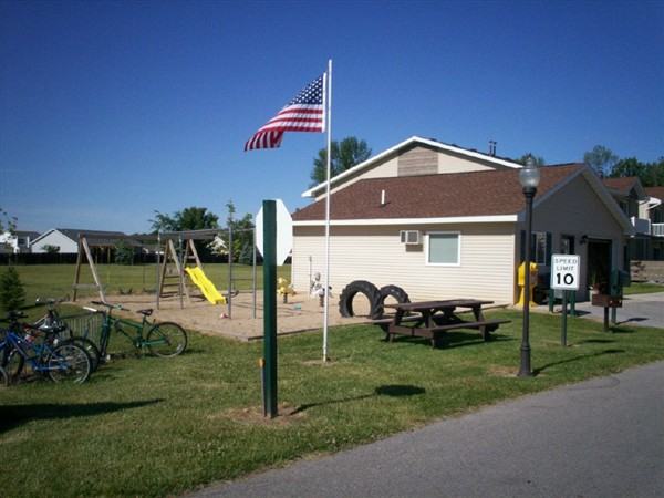 Sandy Hill I & II Apartments - Photo 2 of 13