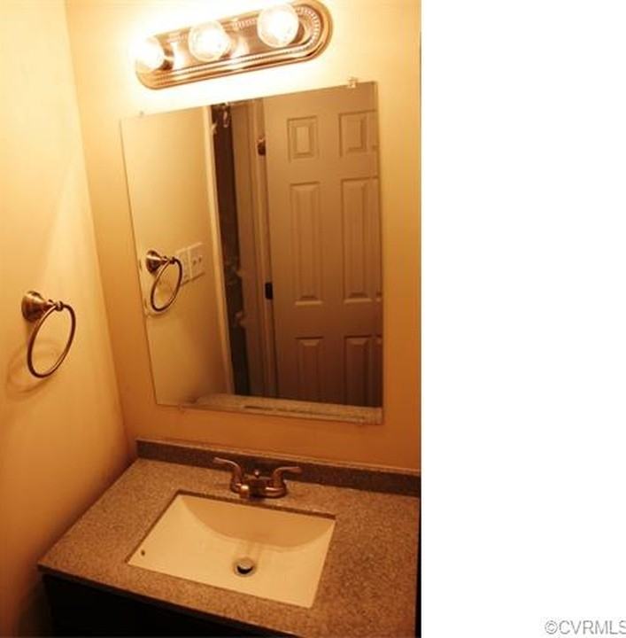 12319 Doe Crossing Ln - Photo 3 of 33