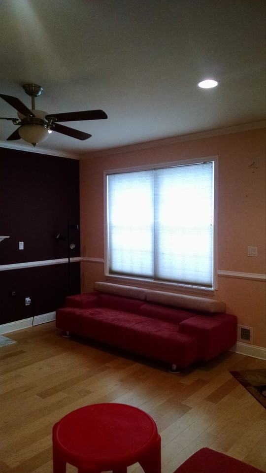 1067 Matthew St - Photo 2 of 16