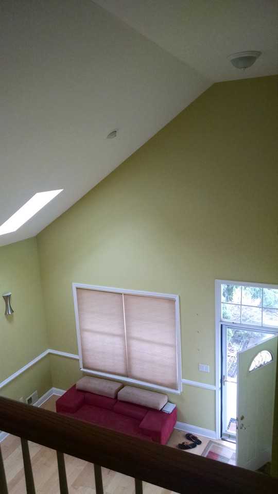 1067 Matthew St - Photo 3 of 16