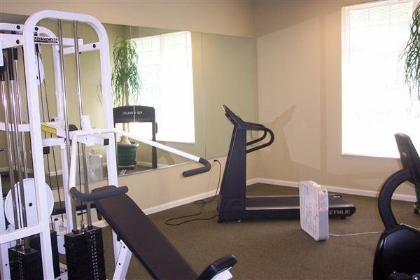 Dorchester Court Apartments - Photo 3 of 14