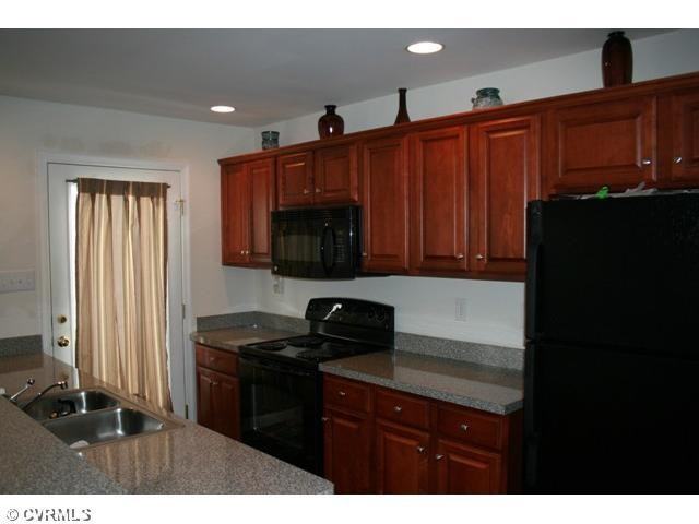 1109 Highland View Ave - Photo 3 of 9