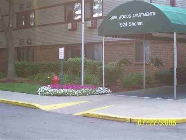 Park Woods Apts - Photo 3 of 4