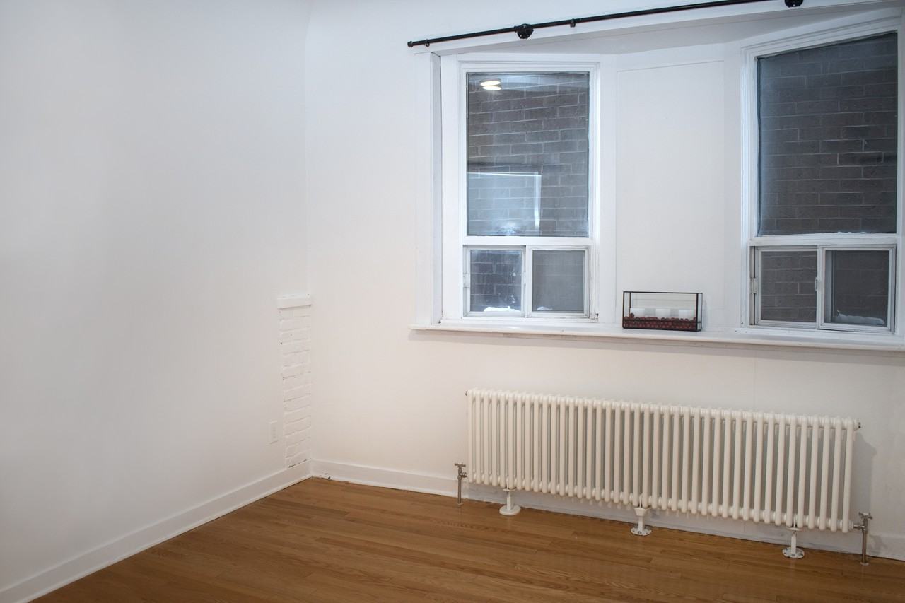 493 Saint Clarens Avenue #Main - Photo 5 of 11