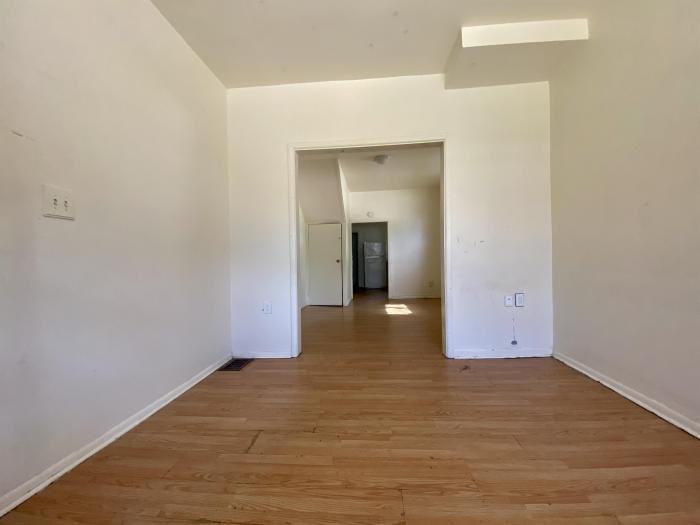 475 Stella Ave - Photo 2 of 5