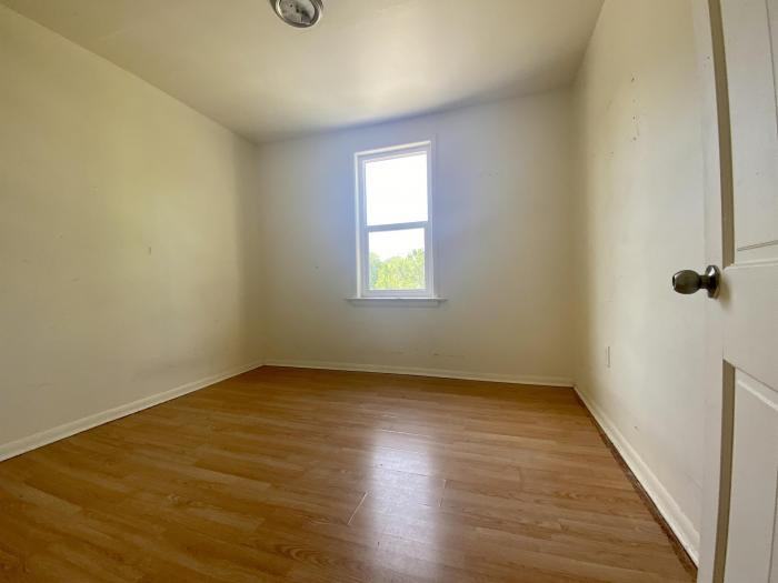 475 Stella Ave - Photo 3 of 5