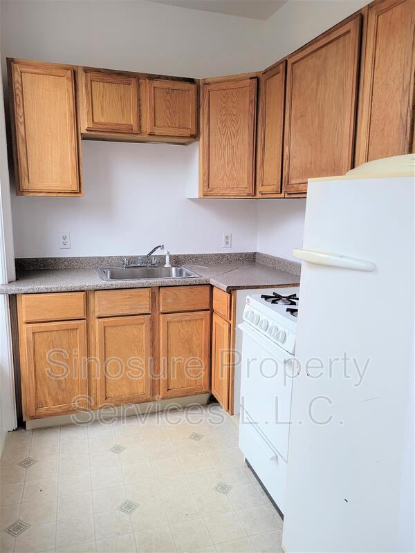 250 Lark St - Photo 3 of 8